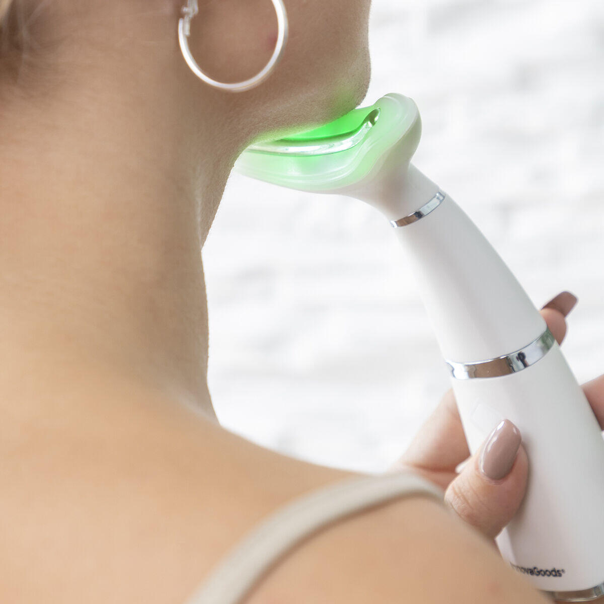 Reductor de Papada con Termoterapia y Luz LED